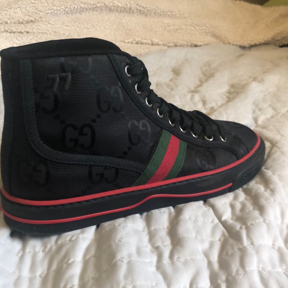 Gucci size 8 US 9